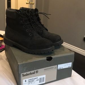 Black Timberlands Men’s 6 Women’s 8
